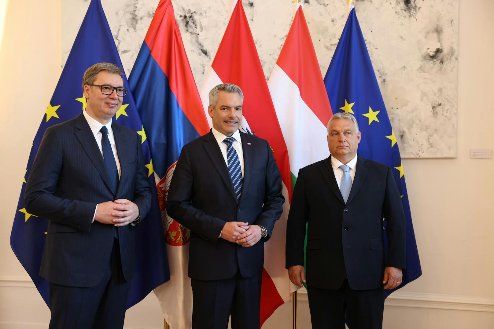 Nehammer, Vučić, Orbán: "Haben Asyl-Bremse angezogen"