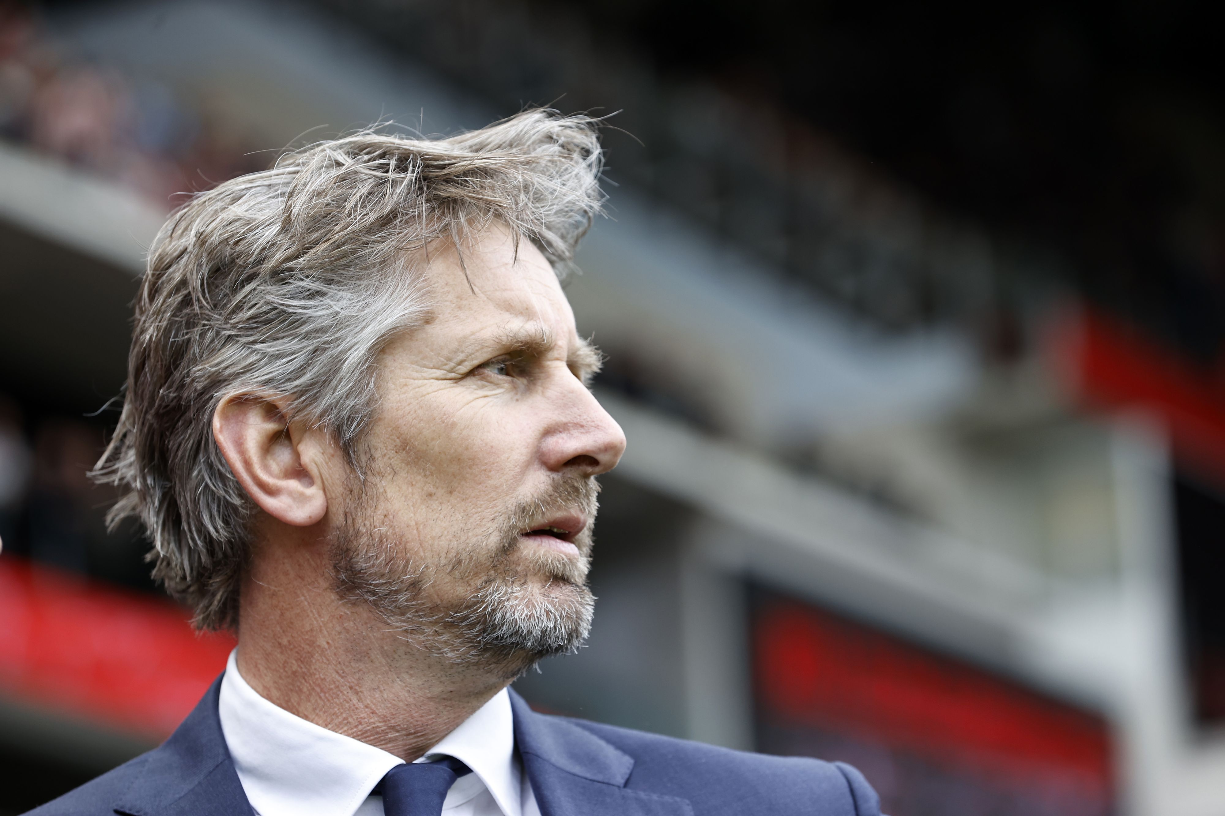 Die Fußballwelt zittert um Edwin van der Sar. 