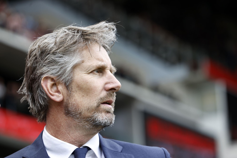 Die Fußballwelt zittert um Edwin van der Sar. 