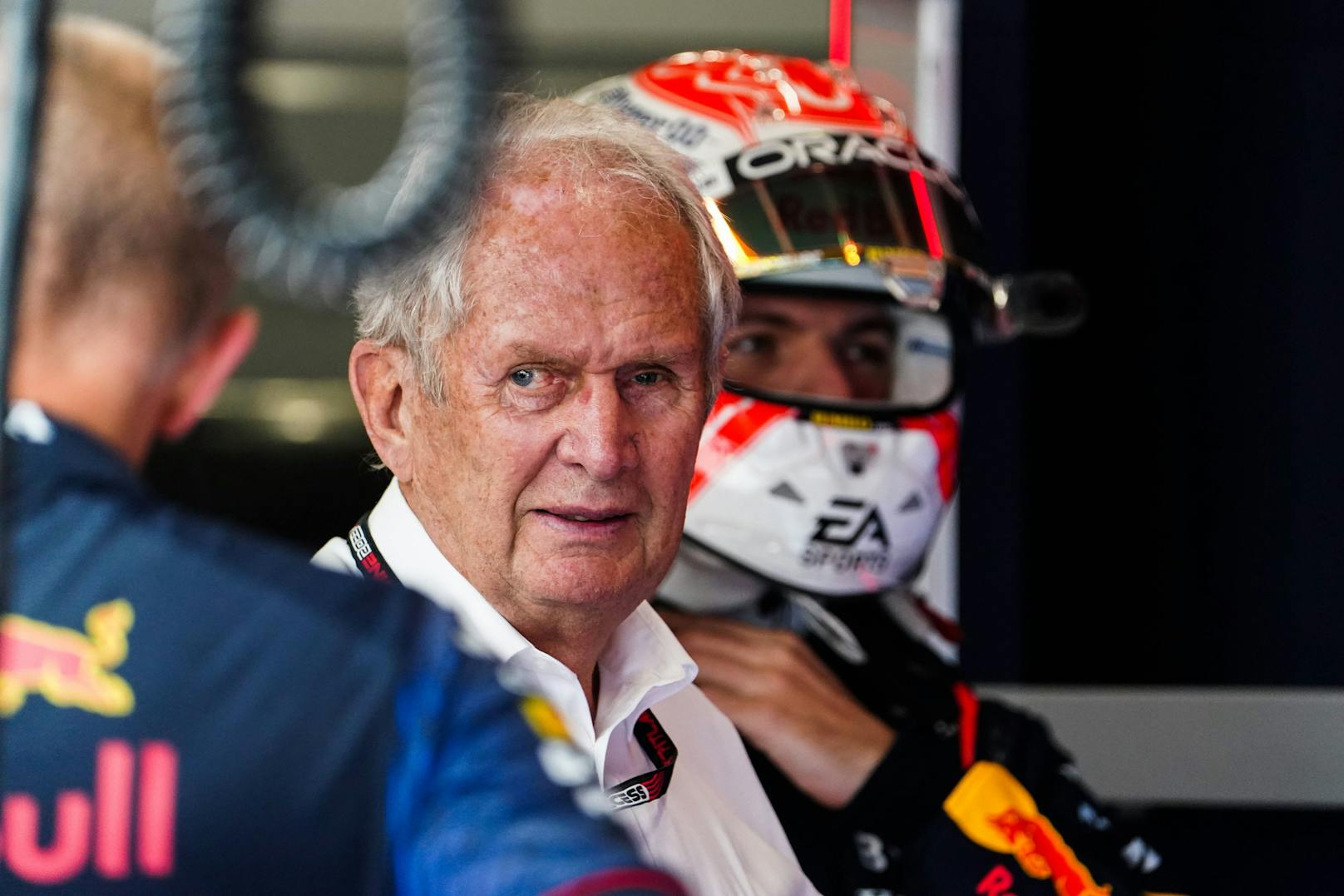 Helmut Marko kann sich einen Seitenhieb gegen Lewis Hamilton nicht verkneifen. 