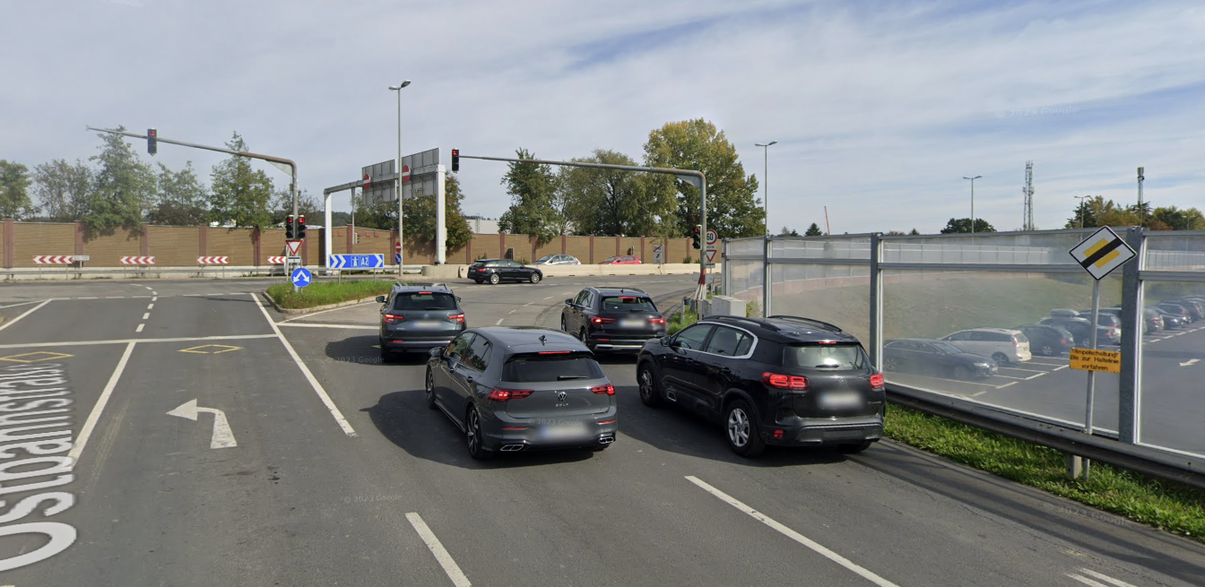 An dieser Kreuzung bei Graz kam es Samstag zum schweren Unfall.