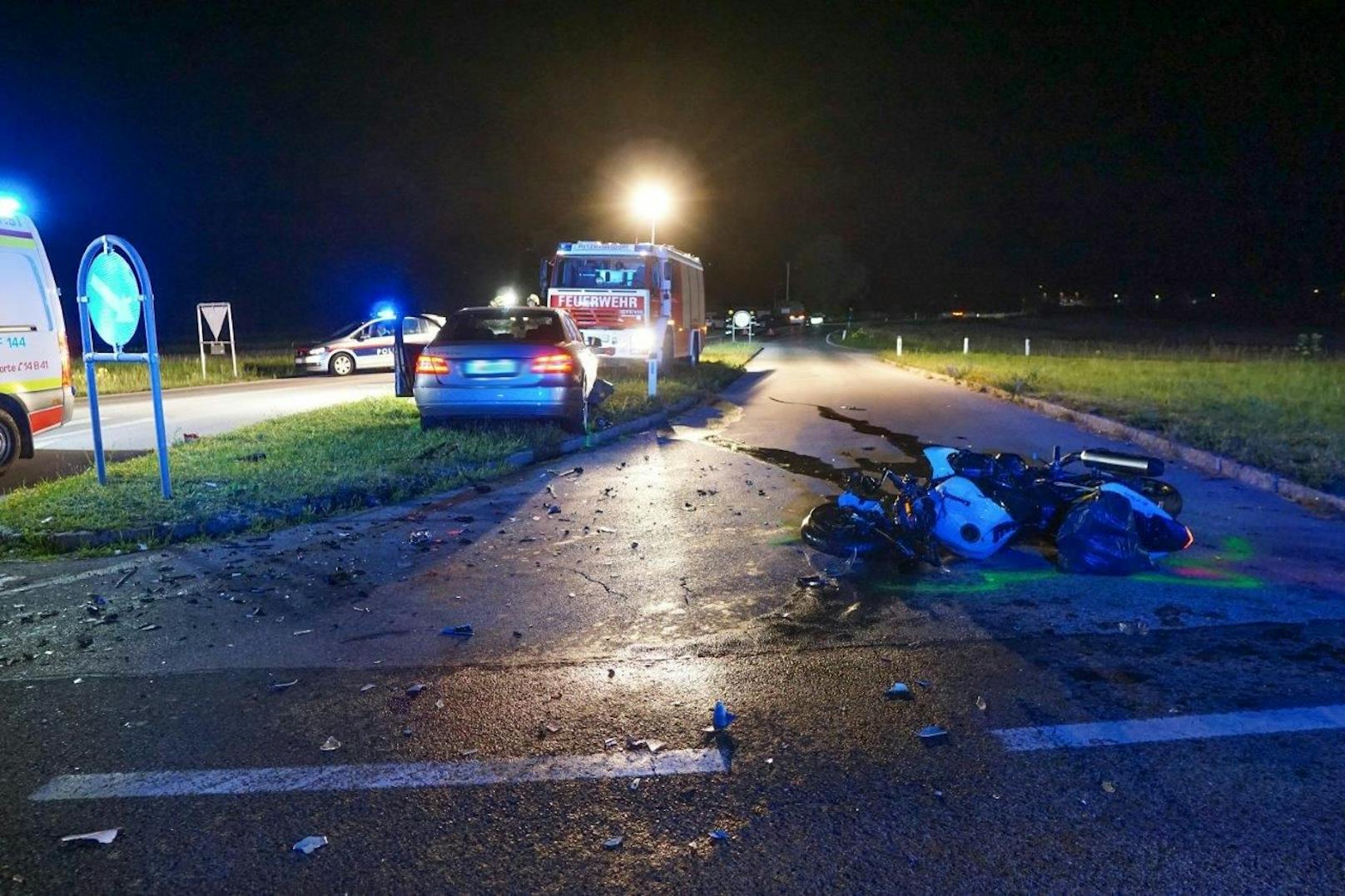 Zu einem tragischen Verkehrsunfall kam es am Freitag gegen 22.10 Uhr im Gemeindegebiet von Grafenbach-St. Valentin im Bezirk Neunkirchen. Für einen Motorradfahrer kam dabei jede Hilfe zu spät.