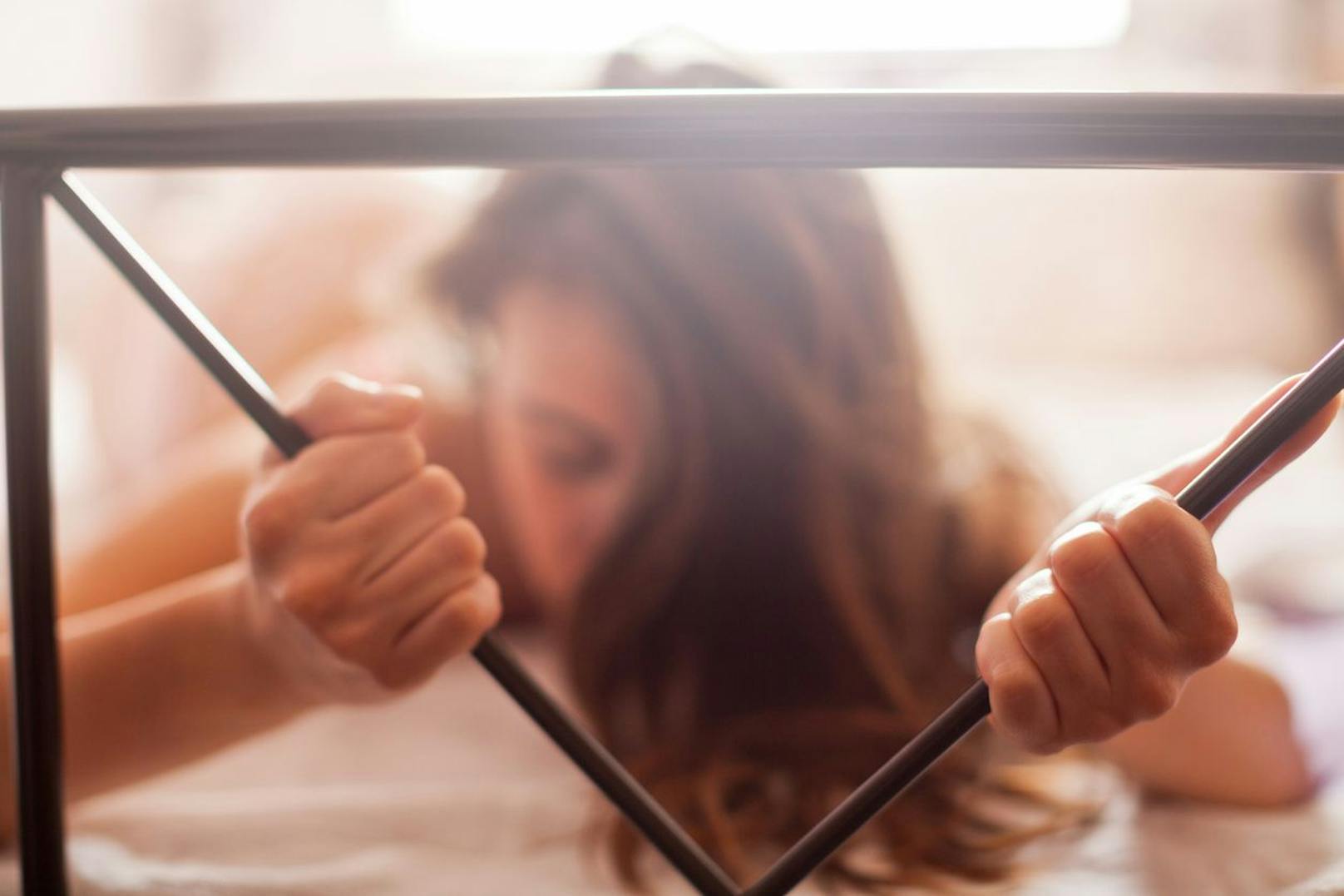 Der Hitze im Schlafzimmer trotzen – mit diesen fünf Tipps kein Problem.