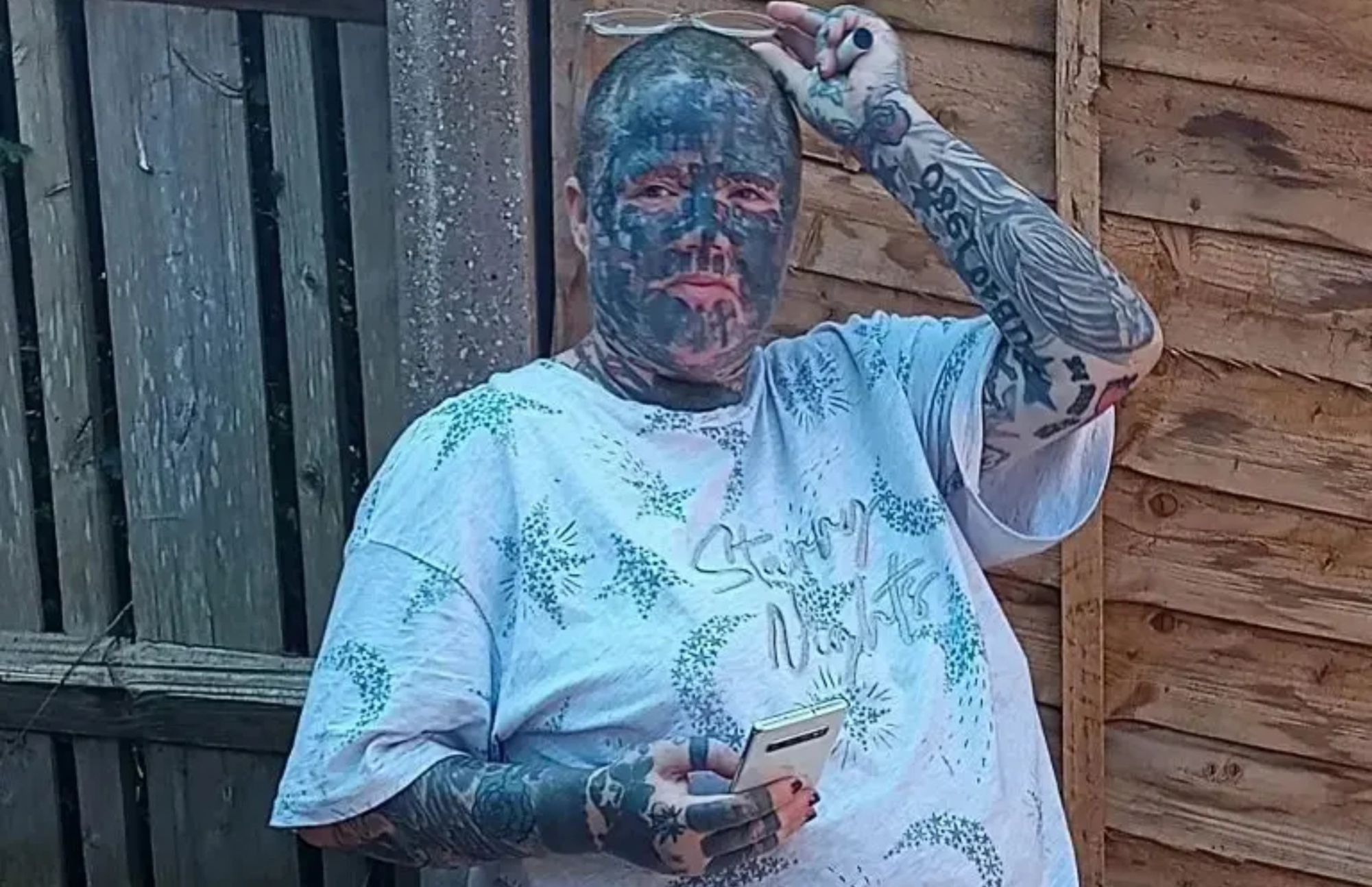 Melissa Sloan aus Wales liebt Gesichtstätowierungen und hat bereits ihre ursprünglichen Tätowierungen zweimal überdeckt.