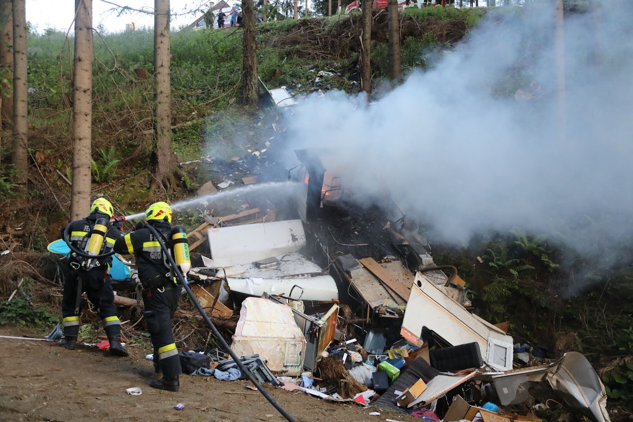 Heute.at - Urlauber (61) baut mit Wohnmobil schweren Crash