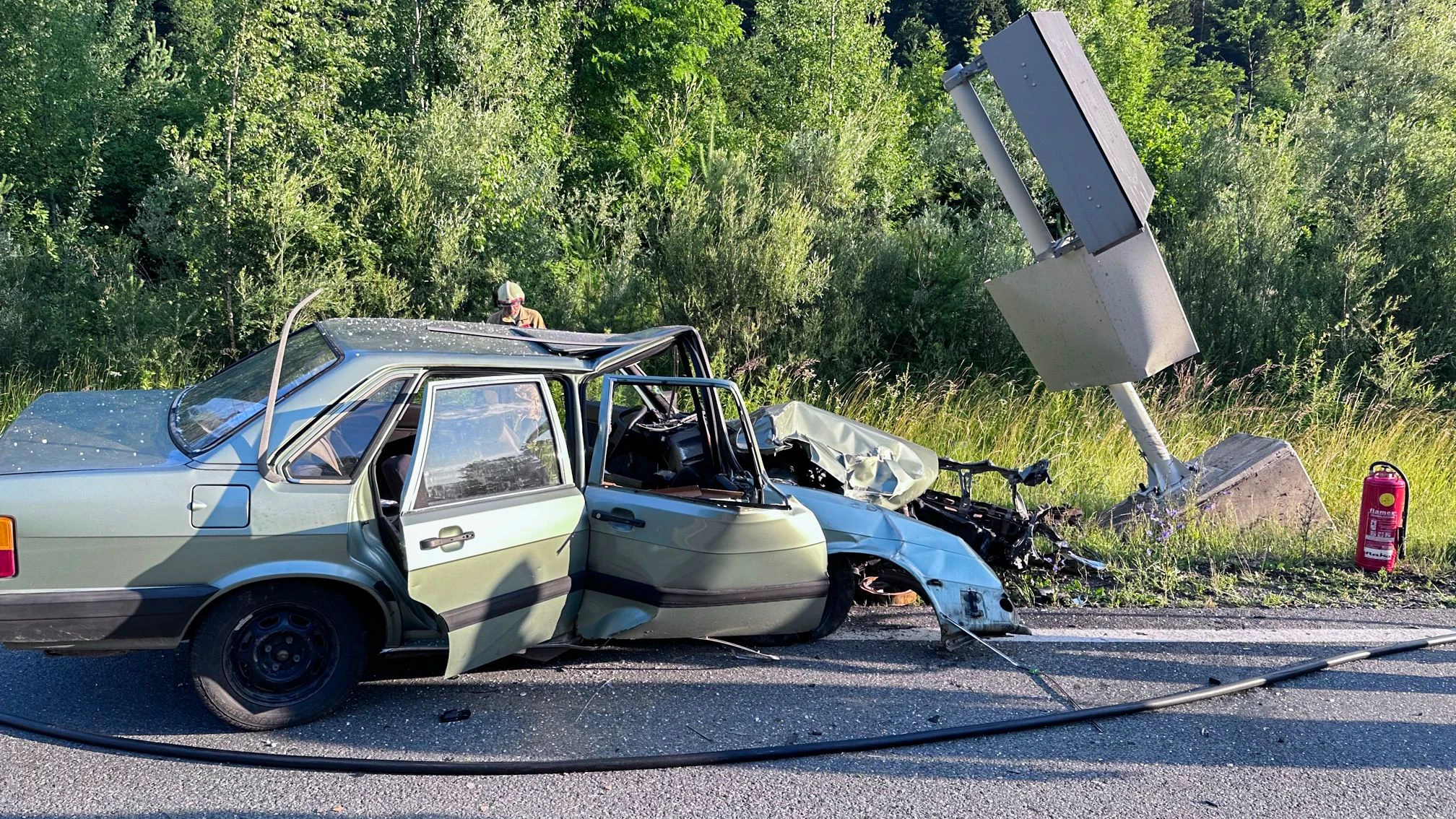 Die junge Autofahrerin wurde bei dem Unfall verletzt.
