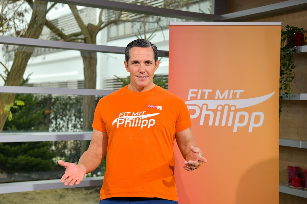 Philipp Jelinek begeistert seit Jahren mit seinen simplen Fitness-Workouts für Zuhause.