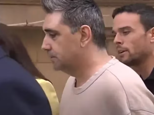 Der Angeklagte bestreitet den Sachverhalt, doch vor Gericht wurde eine vernichtende Tonaufnahme abgespielt.