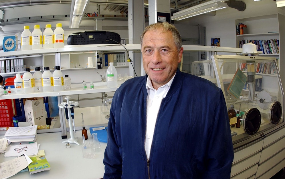 Der Wissenschafter Kurt Wüthrich sieht sich schwerer Kritik ausgesetzt.