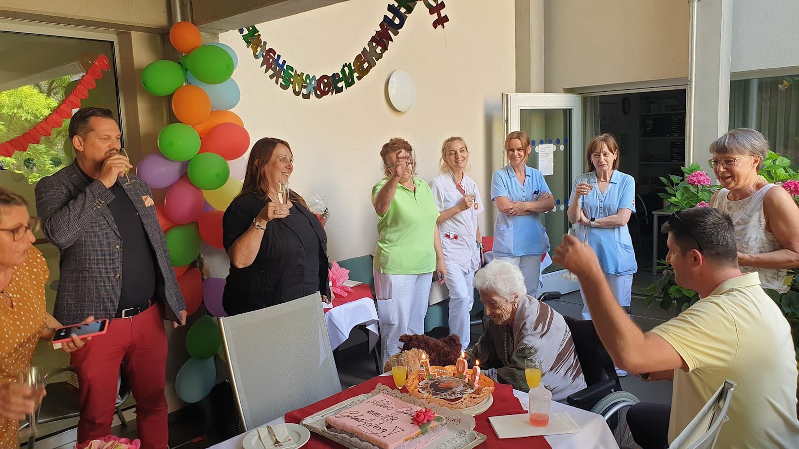 Party zum 108. Geburtstag im Pflegeheim