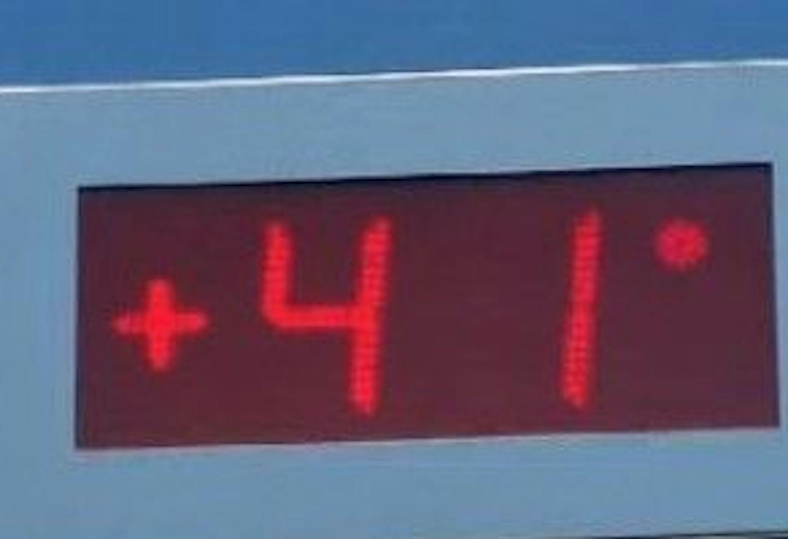 In Linz-Urfahr zeigte ein Thermometer am Dienstagnachmittag 41 Grad an.
