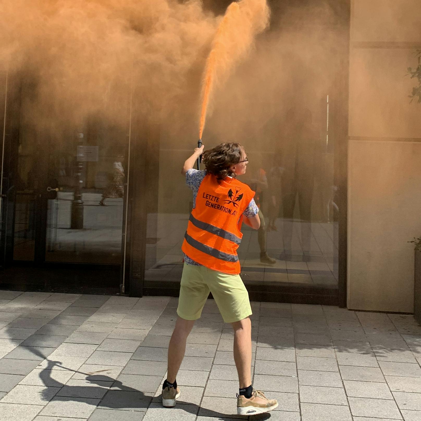 Die Farbe sei ungiftig und biologisch abbaubar, betonen die Aktivisten.