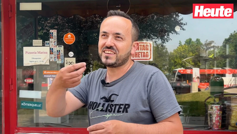 Daniel Gjini (45) liefert Pizza jetzt auch ins Schwimmbad.