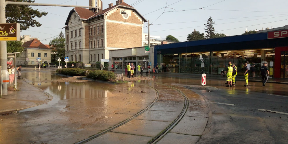In der Linzer Straße kam es zu einem Wasserrohrbruch. 