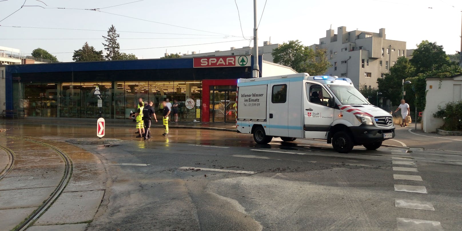 In der Linzer Straße kam es zu einem Wasserrohrbruch. 