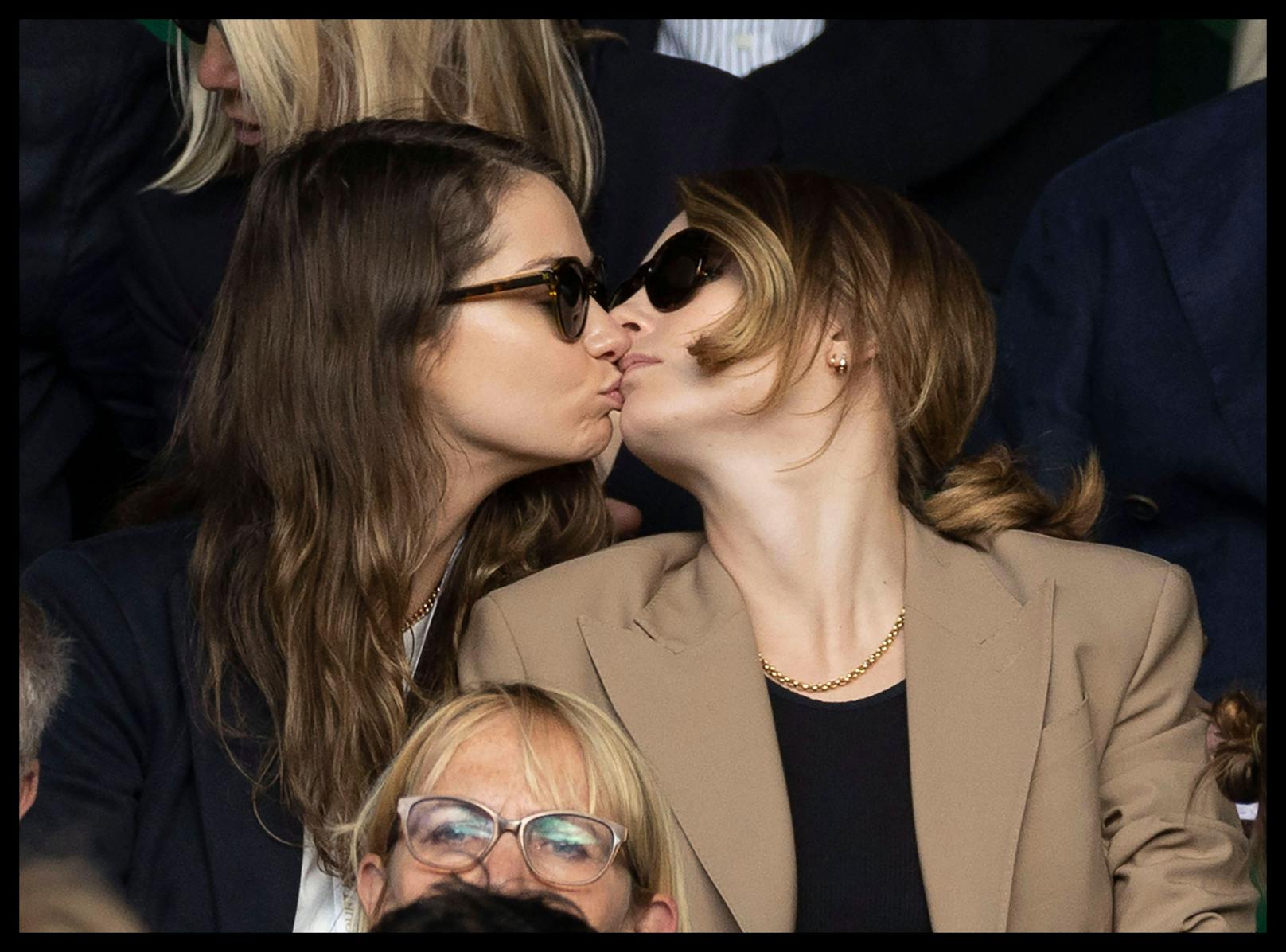 Verliebtes Promi-Paar: Minke und Cara Delevingne in Wimbledon.