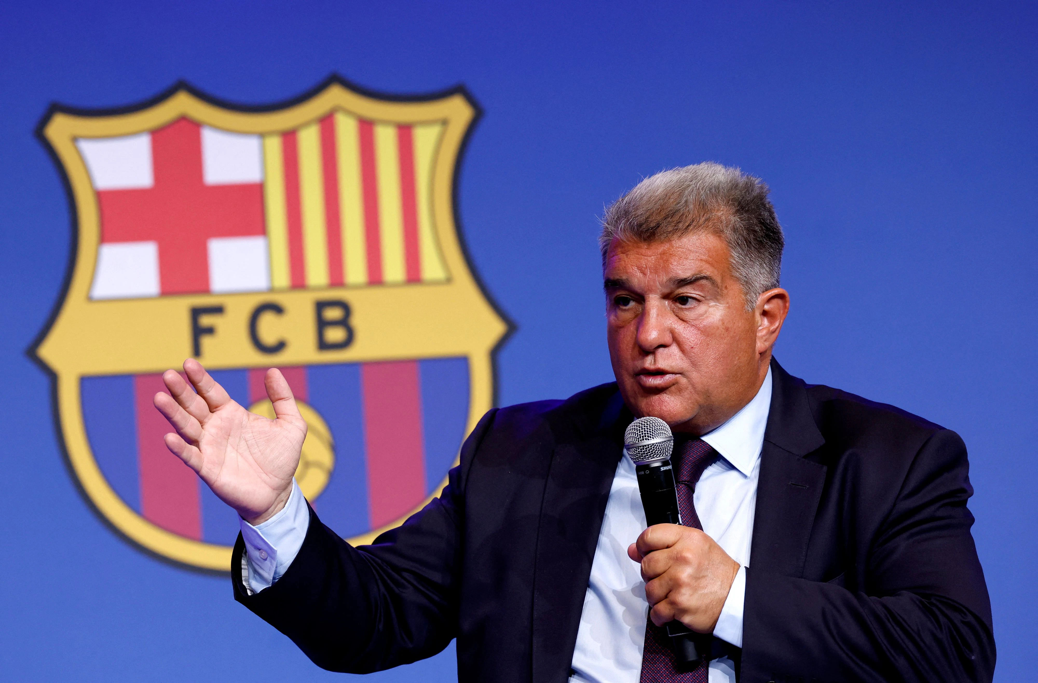 Barcelona-Präsident Joan Laporta spricht über die Absage von Lionel Messi. 