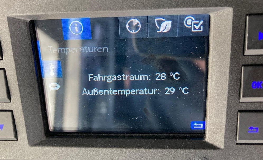 Öffi-Fahrgäste müssen diesen Sommer in den neuen Bussen der Wiener Linien gehörig schwitzen.