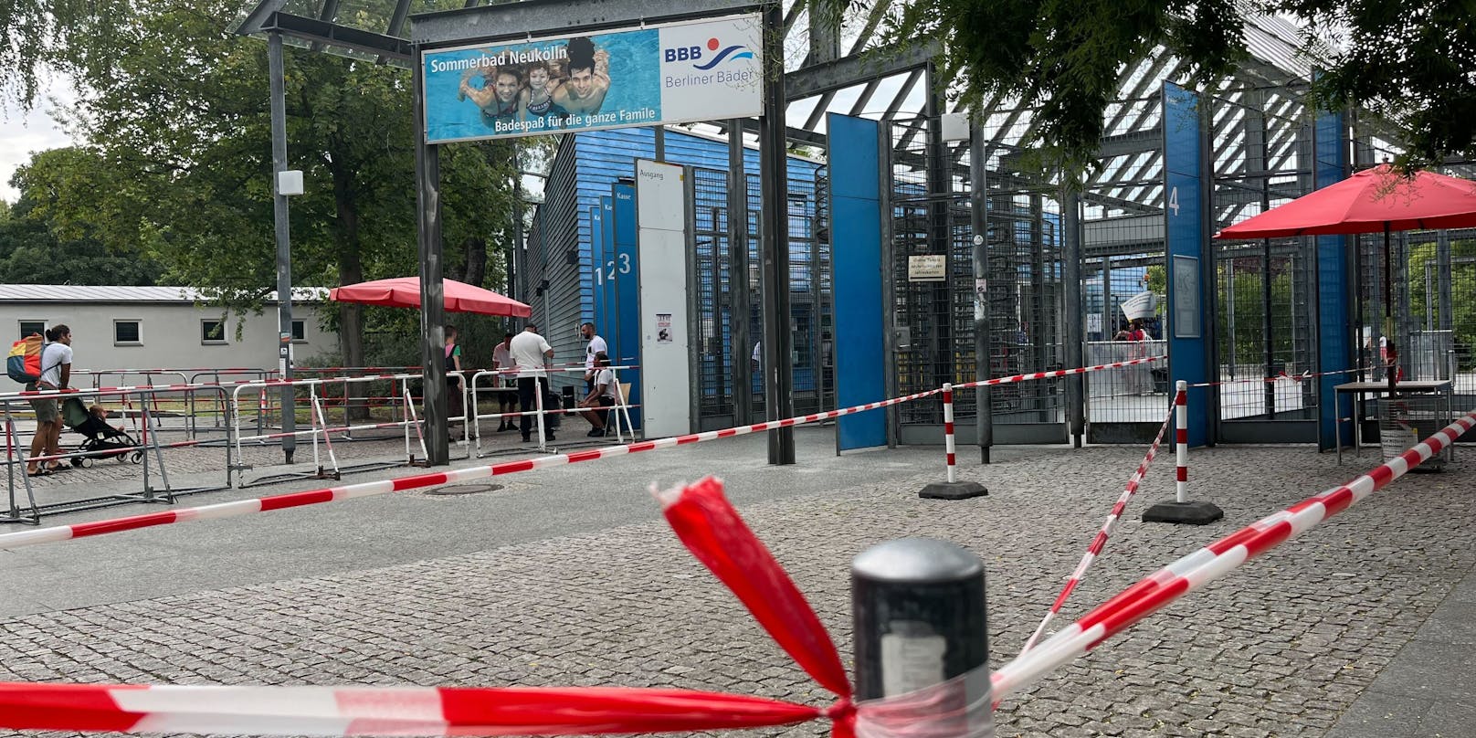 Nach den Randalen bleibt das Columbiabad in Berlin-Neukölln vorübergehend geschlossen.&nbsp;