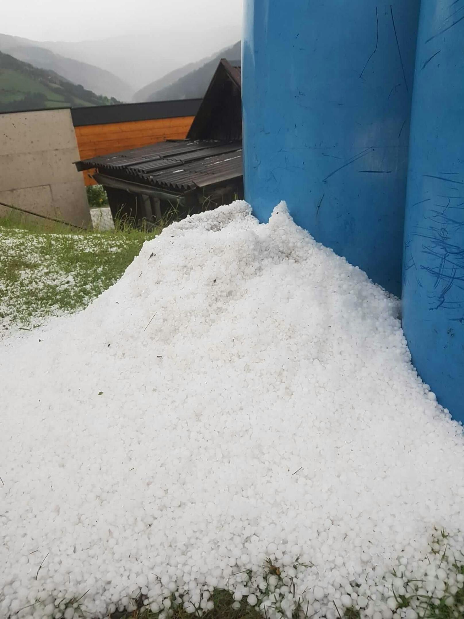 Schäden in Landwirtschaft durch Unwetter am 12. und 13. Juli 2023: Im Bild Hagel in Salzburg.