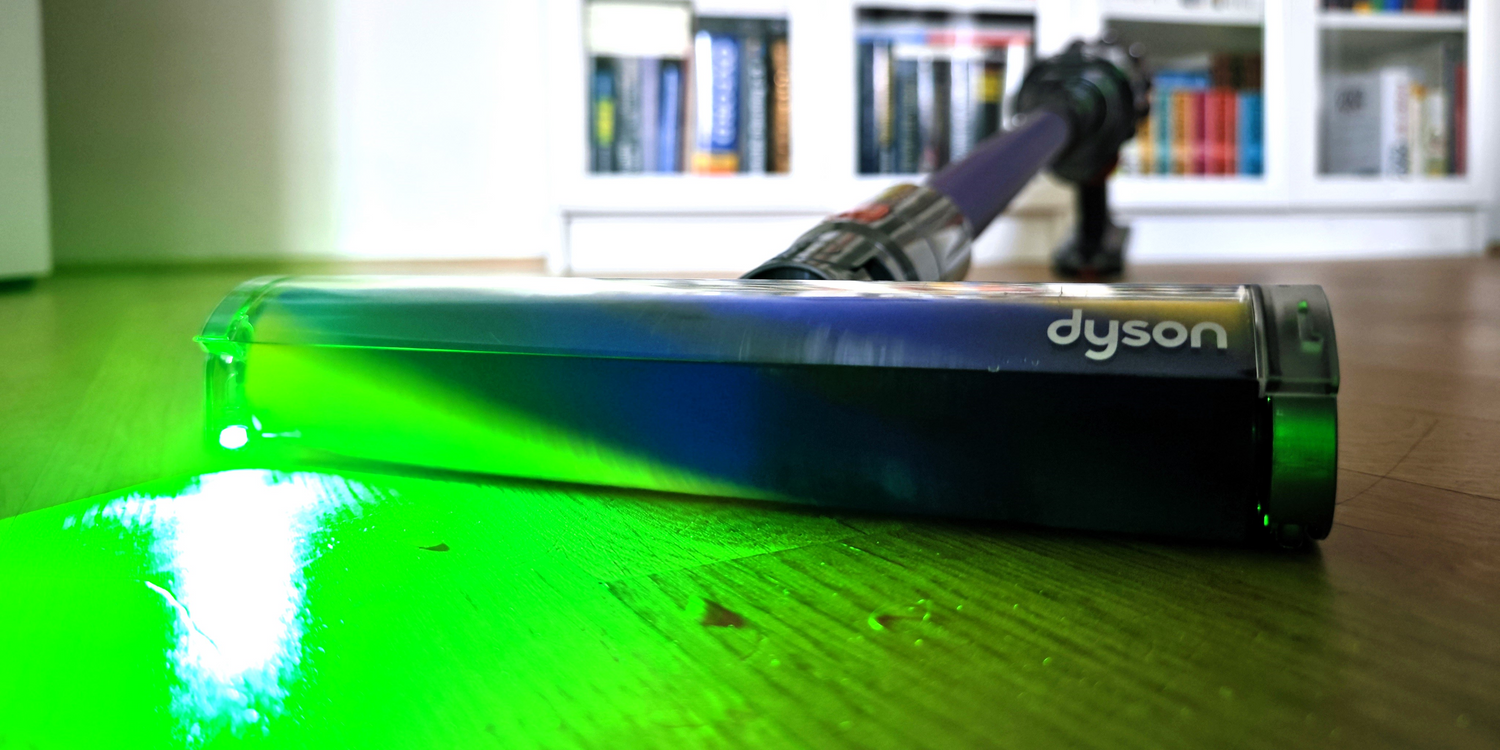 Sieht zwar etwas eklig aus, doch durch den Laser sieht man ganz genau, wo noch Schmutz und Staub herumliegt.