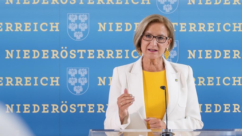 Johanna Mikl-Leitner fordert härtere Strafen für Klima-Betonierer.