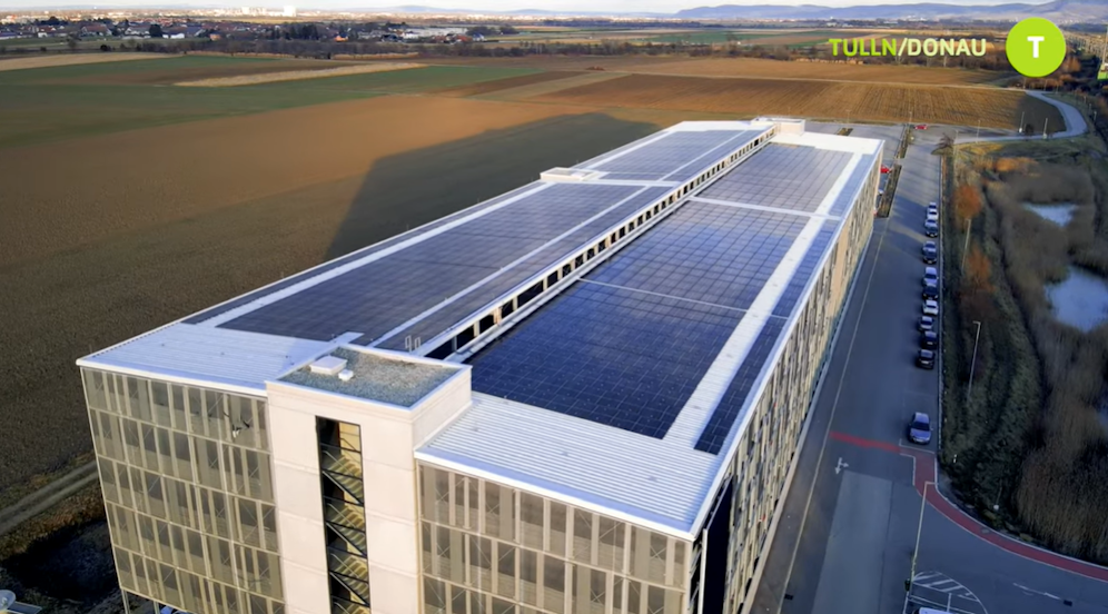 Pro Jahr werden von Tullns Photovoltaikanlagen rund 3,5 GWh Strom erzeugt.