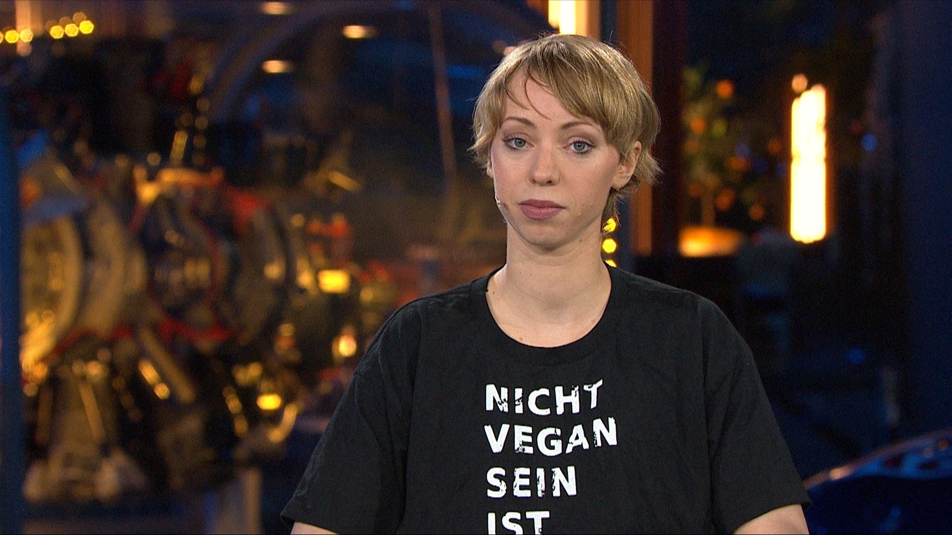 Die "militanten Veganerin" Raffaela Raab aus Wien bei ServusTV im "Talk im Hangar-7" am 13. Juli 2023.