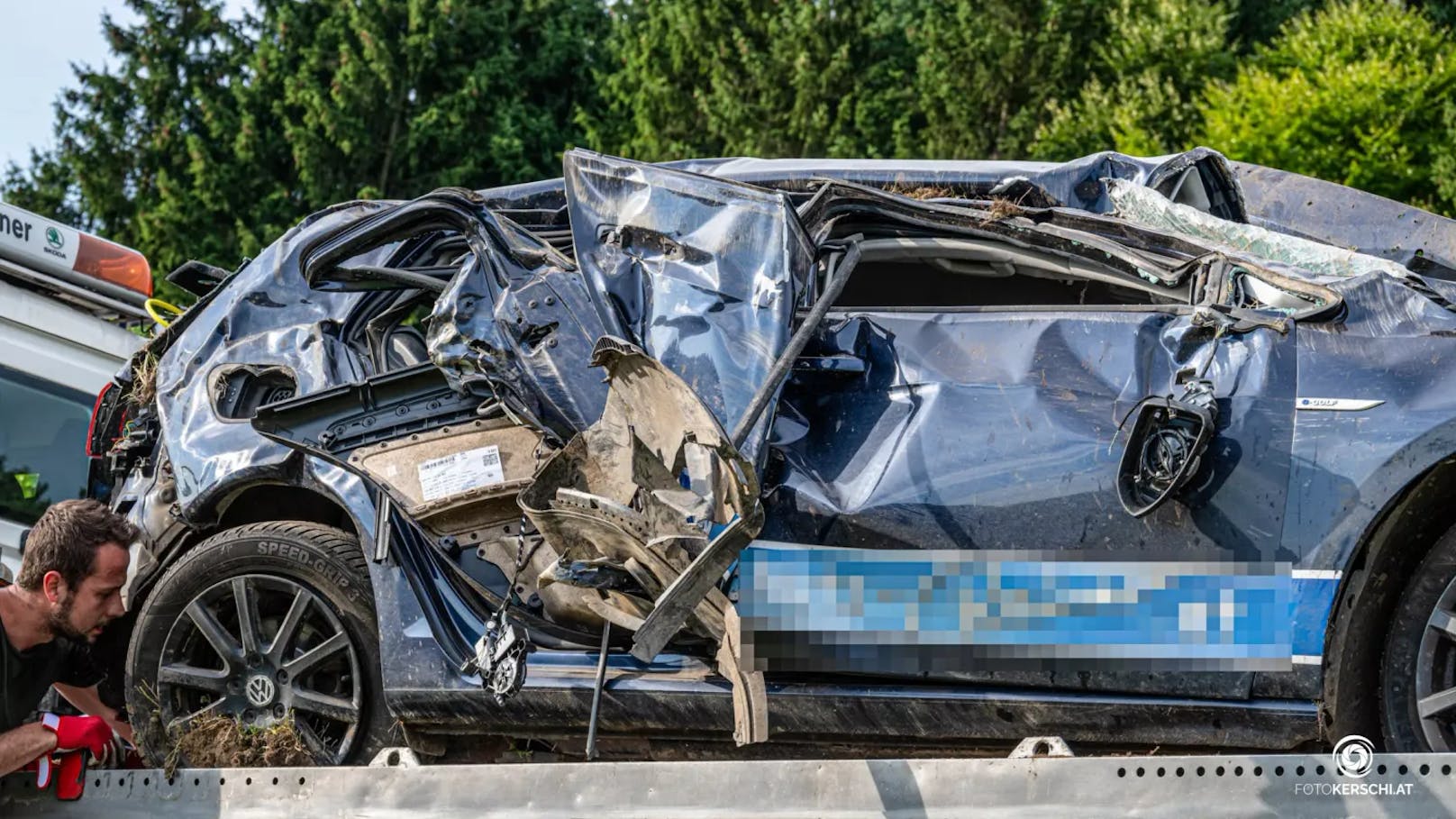 Drama am Freitag in Oberösterreich! Ein 18-jähriger Mühlviertler ist bei einem Verkehrsunfall ums Leben gekommen.