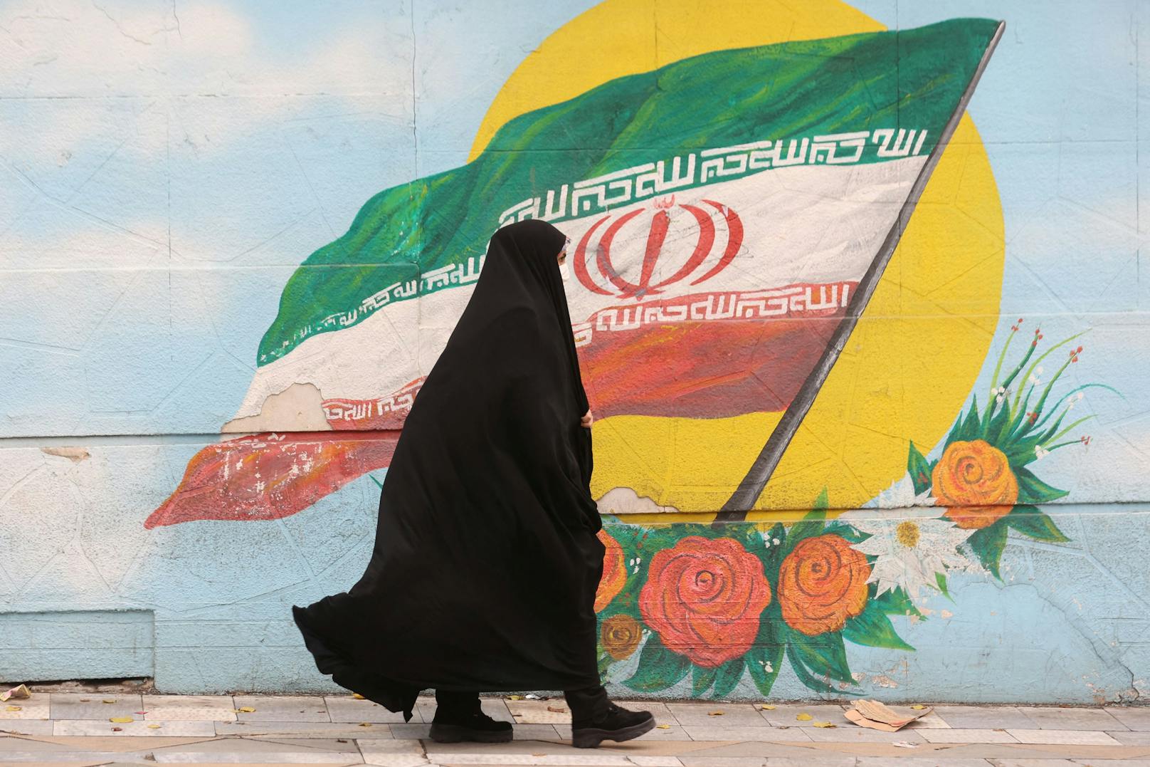 Im Iran kehren die Sittenwächter zurück. Nach den massiven Protesten im Herbst 2022 gegen die politische und religiöse Führung des Landes waren die berüchtigten Einheiten von den Straßen der Metropolen verschwunden.