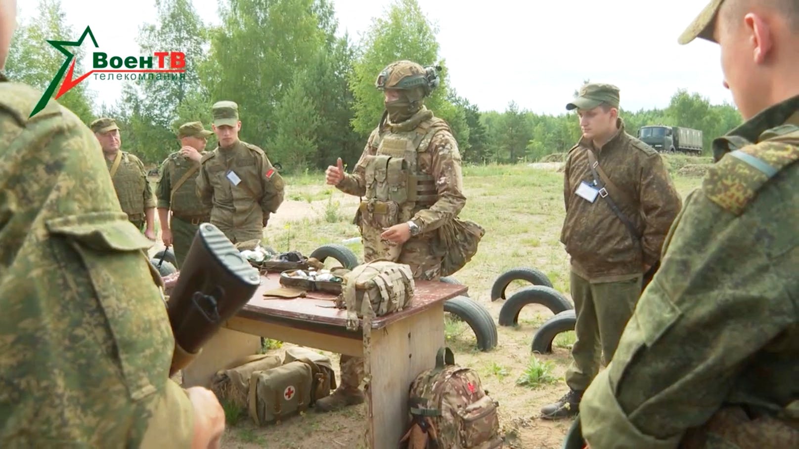 Wagner-Kämpfer trainieren belarussische Soldaten nahe der Stadt Osipovichi.&nbsp;