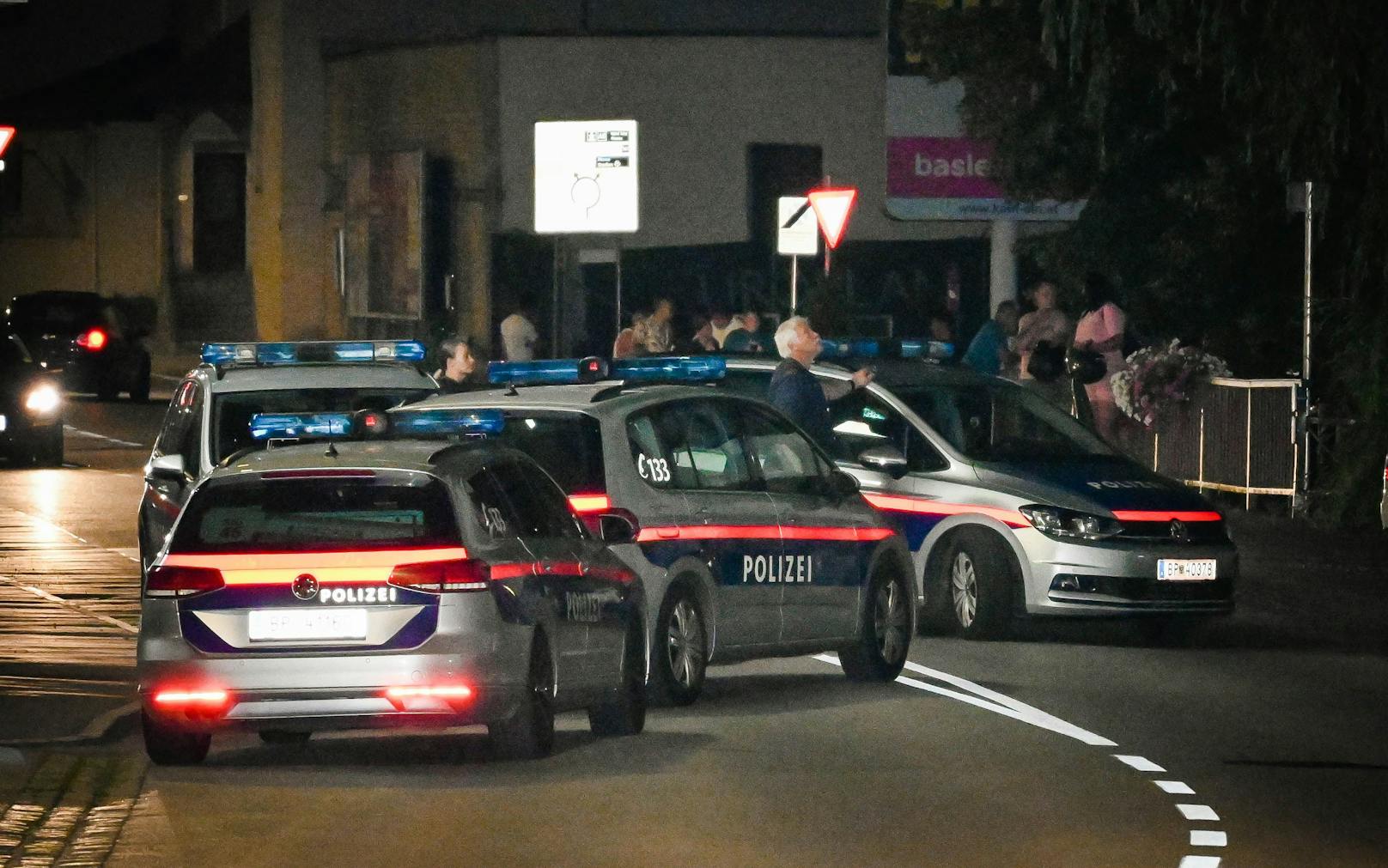 Groß-Einsatz der Polizei nach Schüssen in Ried