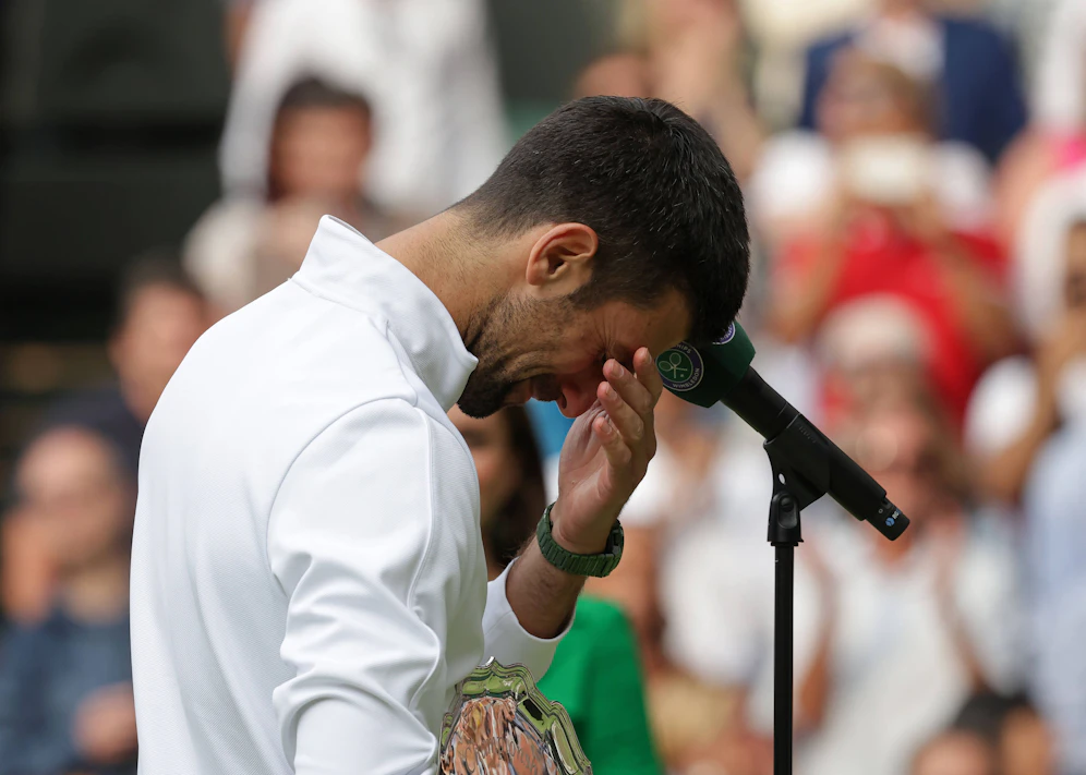 Novak Djokovic weint