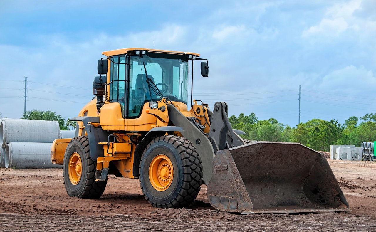 Heute.at - Techniker (27) unter Radlader-Schaufel eingeklemmt