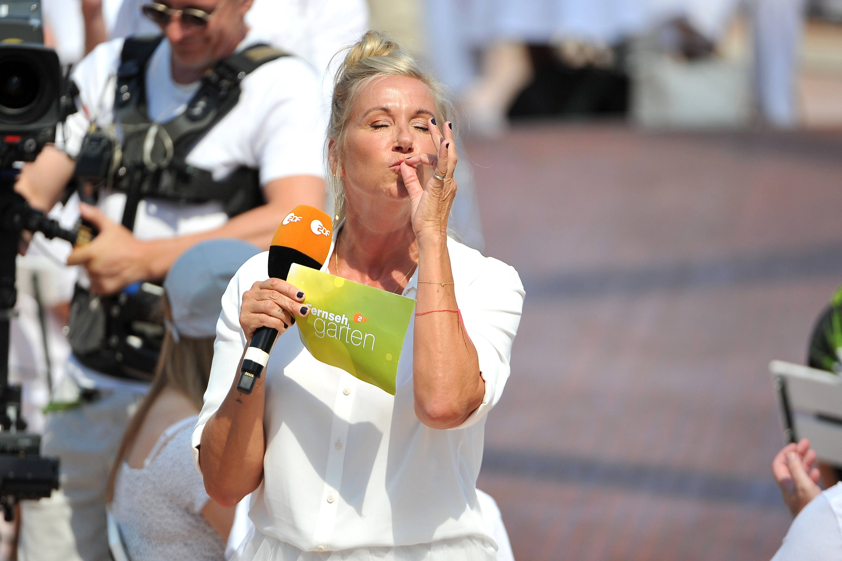 Andrea Kiewel kann sich freuen.