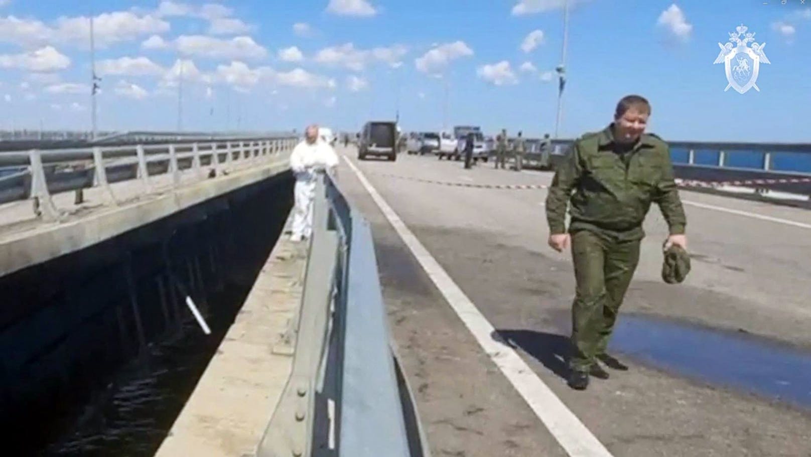 "Alle Beteiligten gehen davon aus, dass die Ukraine die Krim-Brücke beschossen hat", berichtete ORF-Korrespondent <a data-li-document-ref="100224256" href="https://www.heute.at/g/-100224256">Christian Wehrschütz</a> unmittelbar danach.