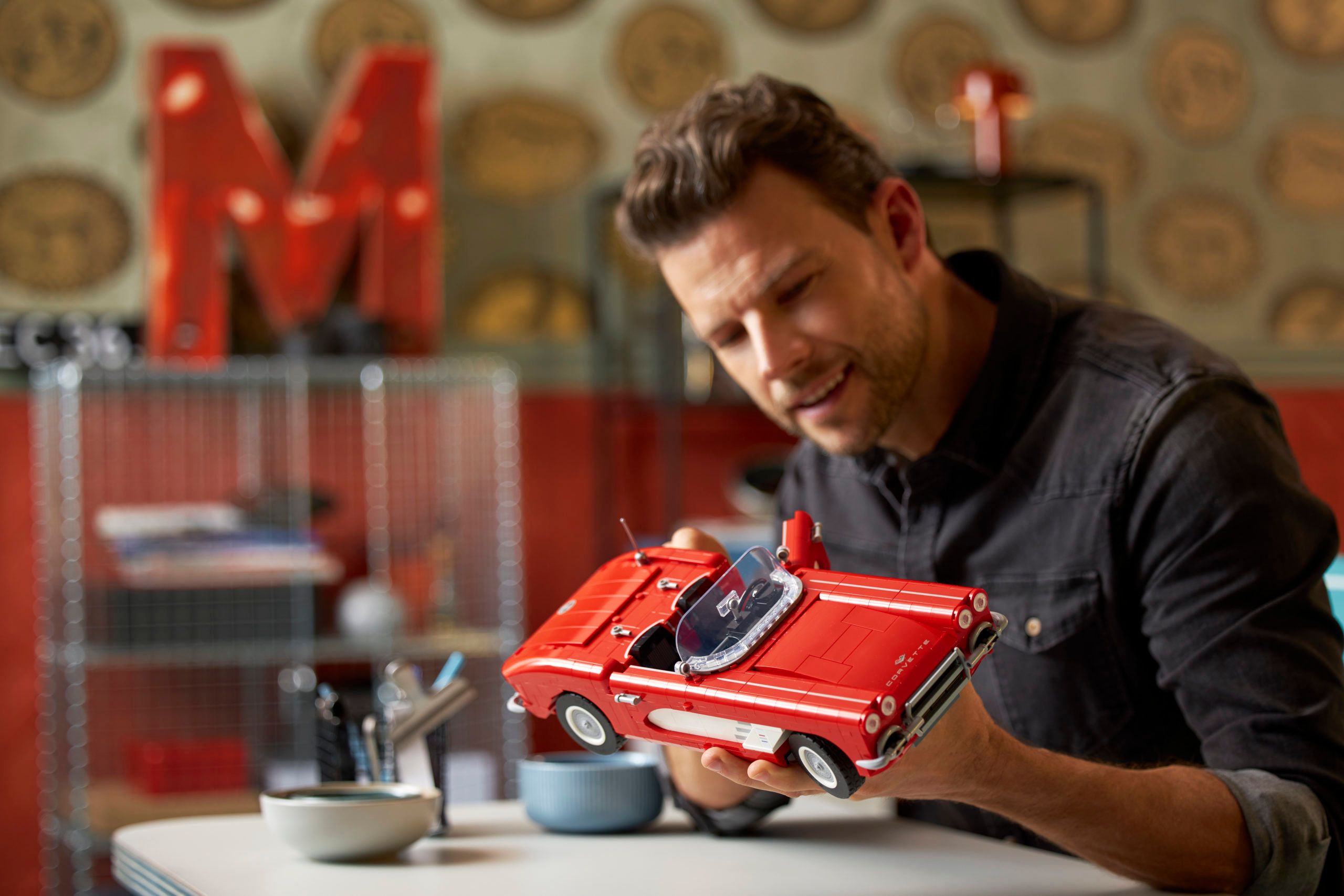 LEGO will 70 Jahre Corvette mit dem neuen Lego Icons Set feiern.