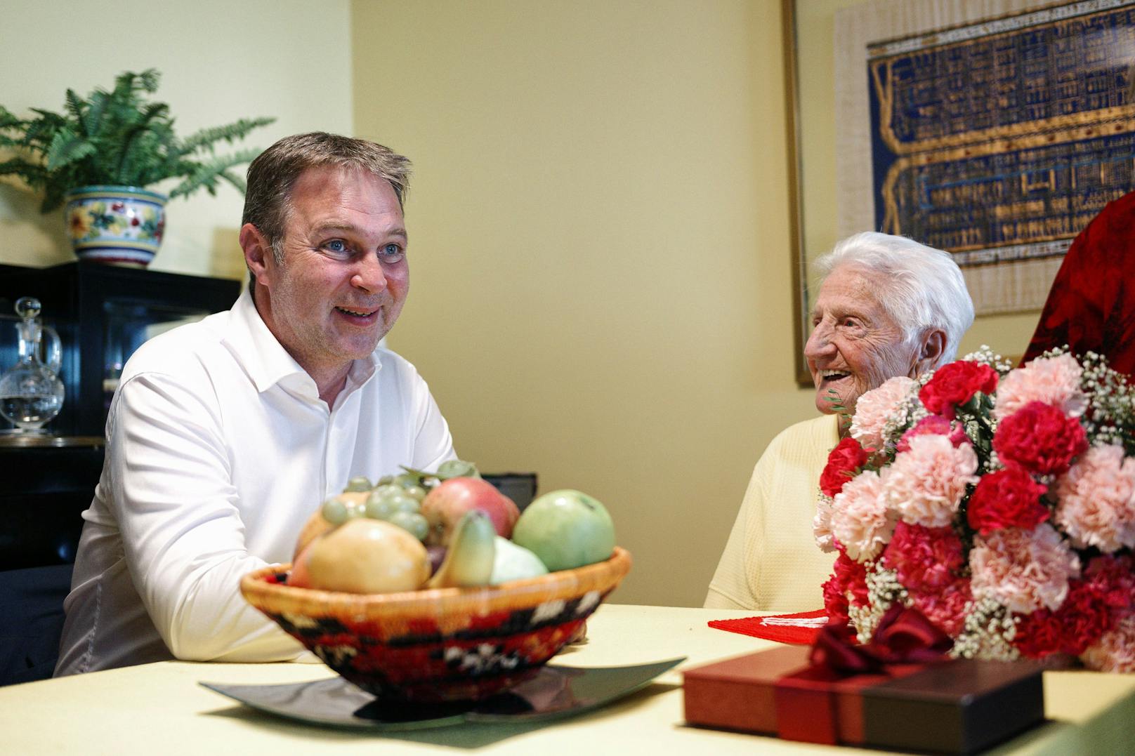 Andreas Babler besuchte die 99-Jährige persönlich.