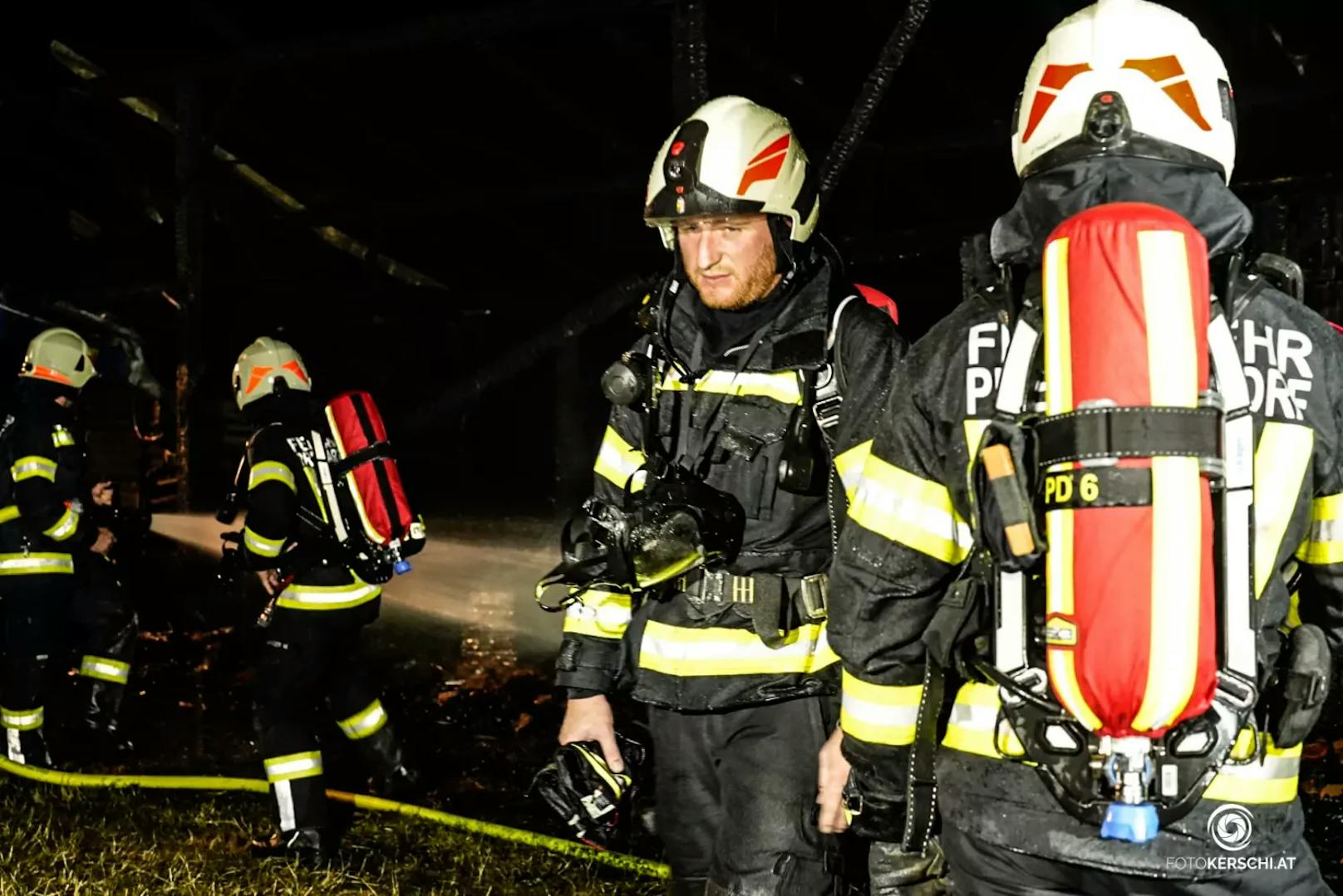 Die Feuerwehren Pregarten, Pregartsdorf und Selker-Neustadt wurden am Sonntag gegen 23.11 Uhr zum Brand eines Holzstadls in Pregarten alarmiert.