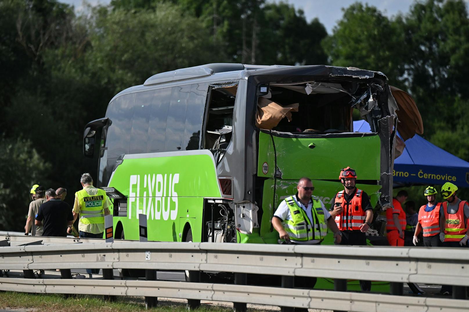 In den Unfall war ein Flixbus und ein weiterer Bus eines anderen Anbieters verwickelt.