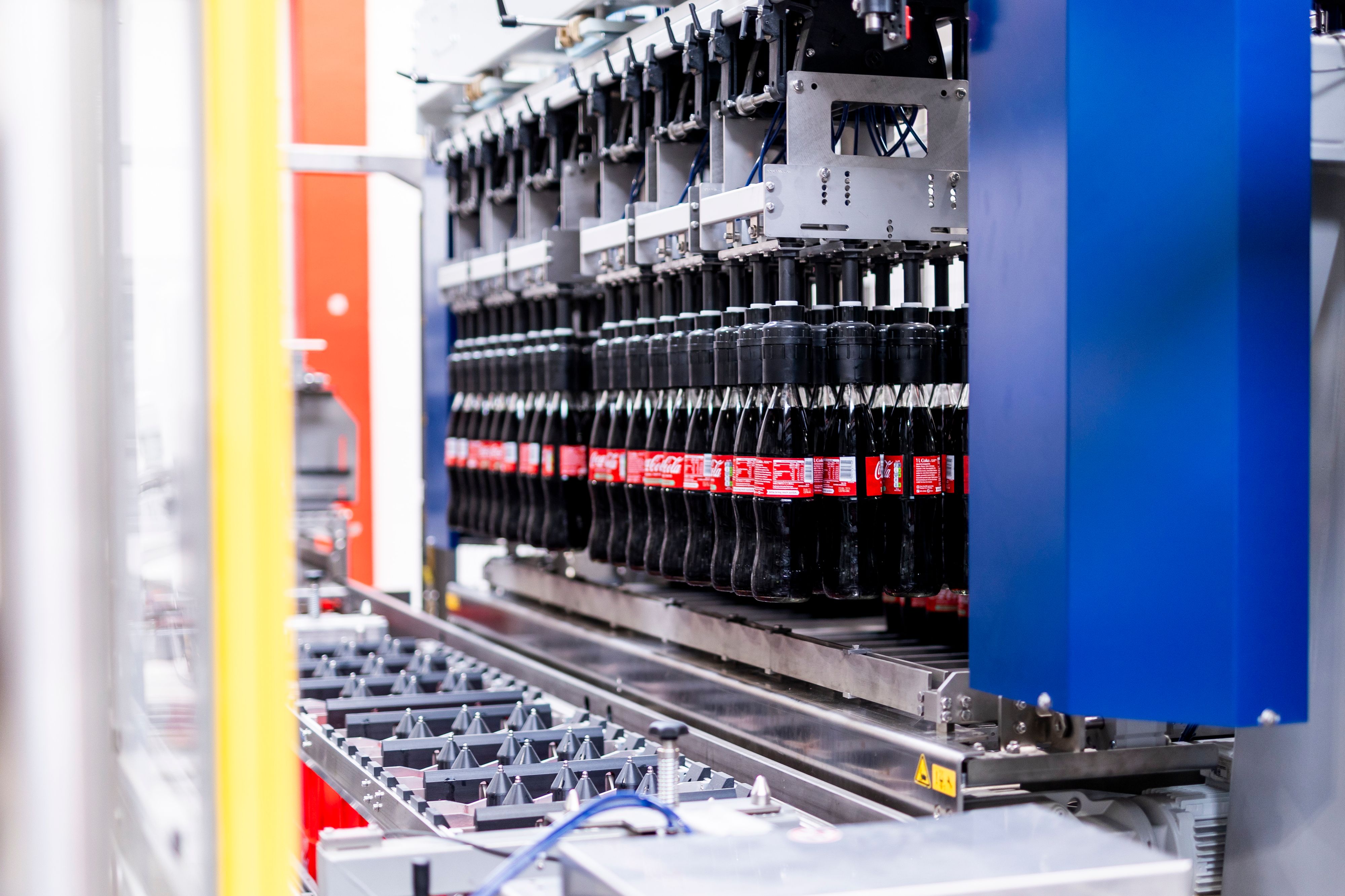 Jährlich werden im Produktionszentrum Edelstal rund 460 Millionen Liter Getränke abgefüllt.