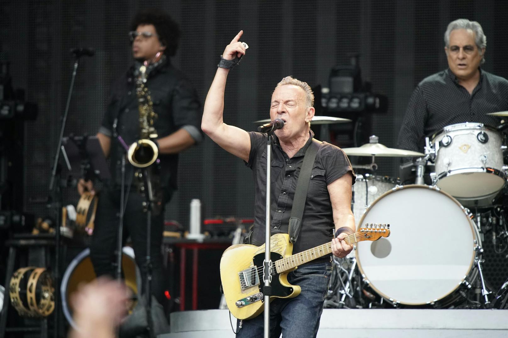 Dass Springsteen als Fan-Liebling gilt, stellte er kurz danach unter Beweis: Erst sorgte ...