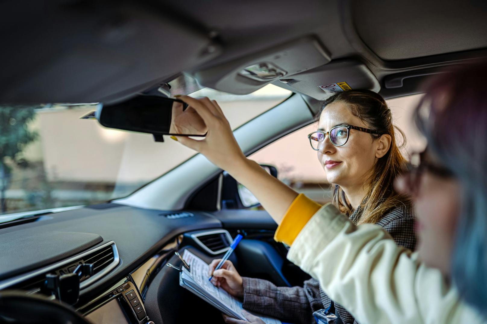 Die AK hat die Preise verglichen: Der Weg zur Fahrprüfung kann ganz schön teuer werden.