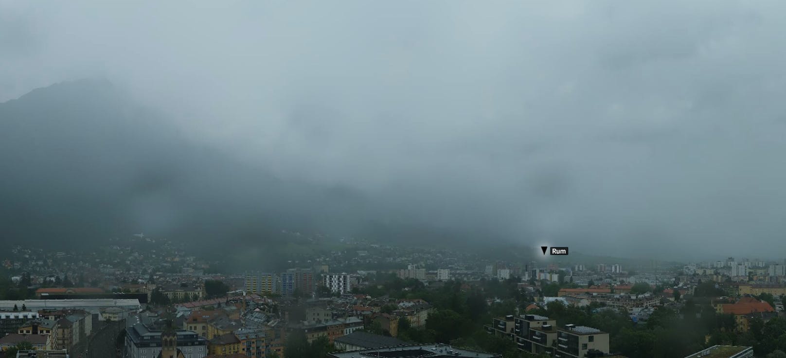 Innsbruck war von einer Gewitterfront eingedeckt.
