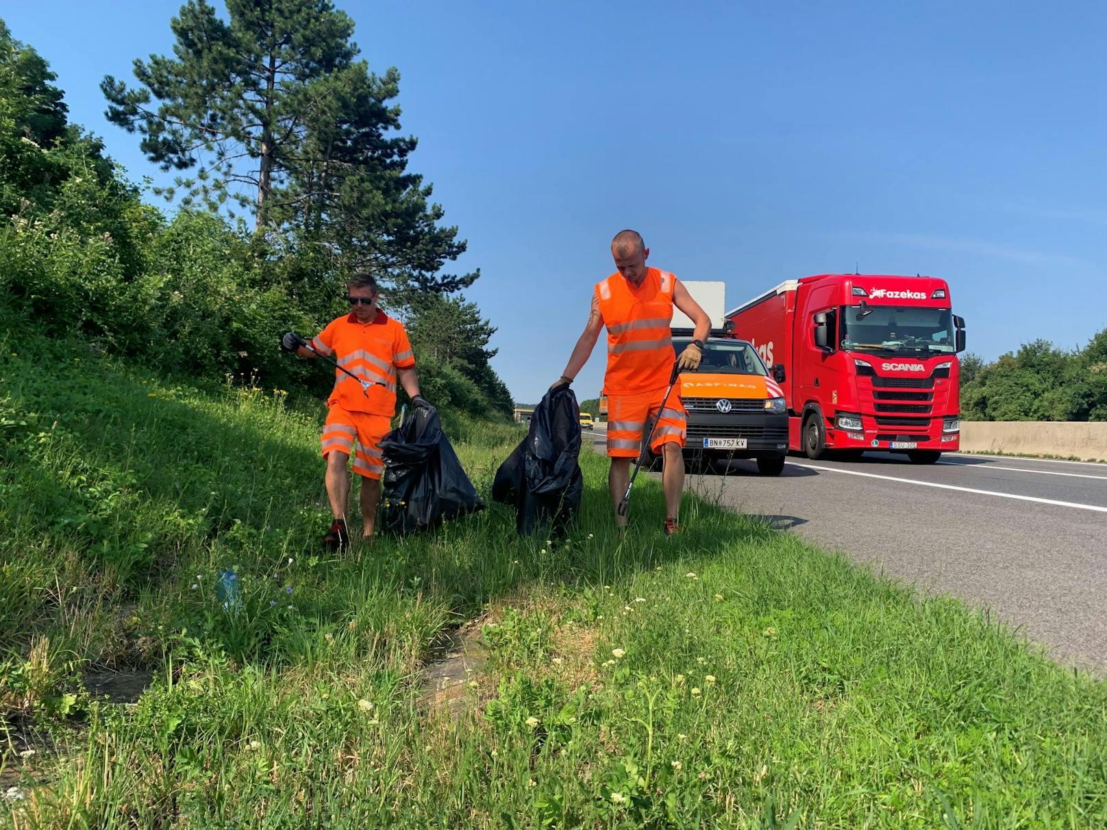 Rund 8.000 Tonnen Müll wurden im vergangenen Jahr auf Österreichs Autobahnen entsortgt. 