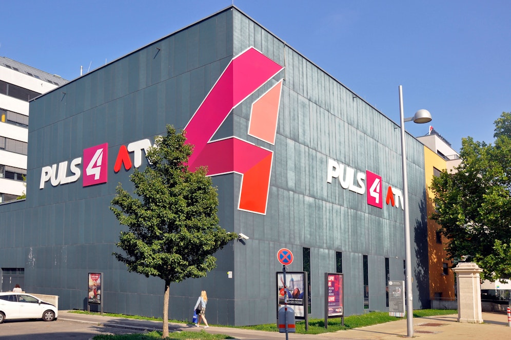 Die ProSiebenSat.1Puls4-Gruppe muss kräftige Einschnitte beim Personal vornehmen.