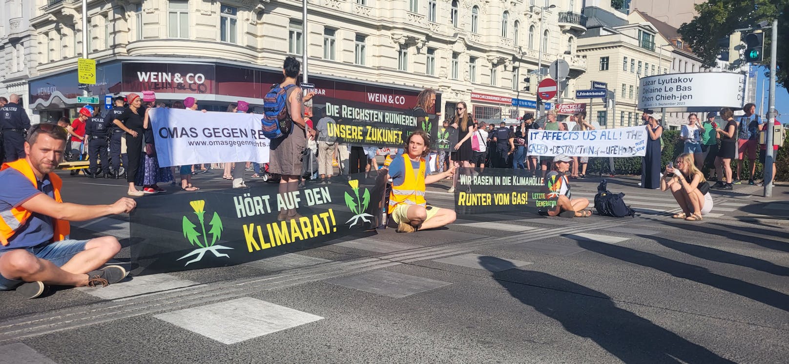 Klimakleber picken in Wien und drohen ganz Österreich