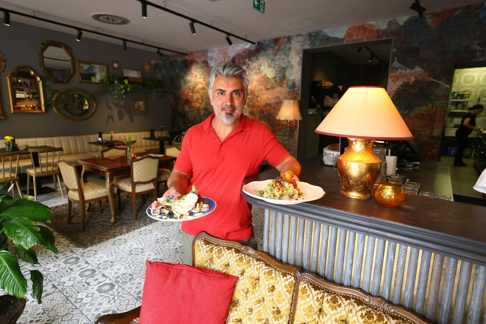 Ali Cinkilic betreibt das "Marla" in der Siebensterngasse.