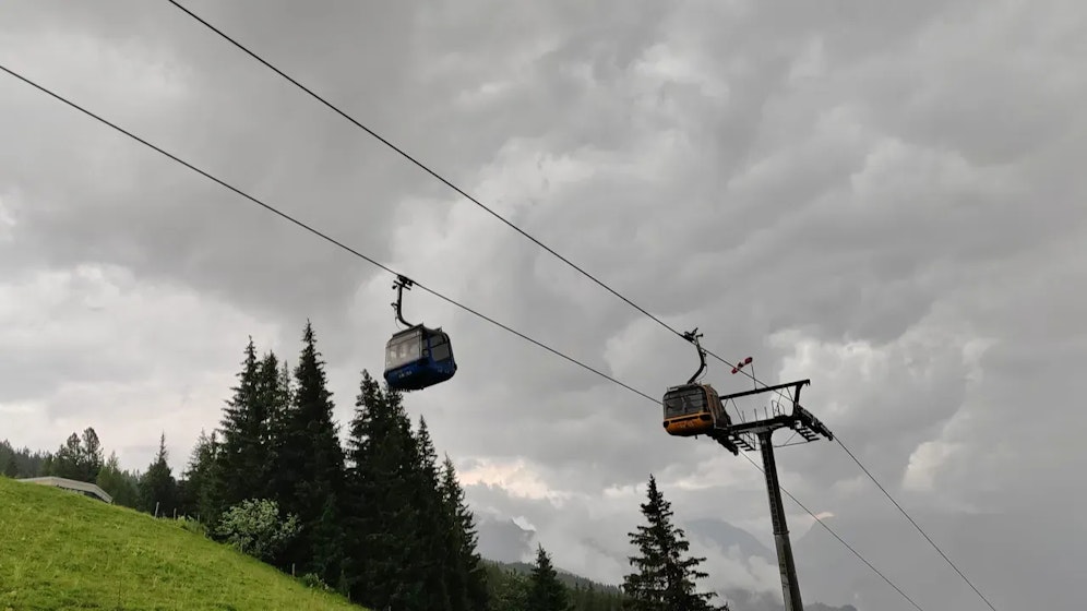 Der Strom fiel aus, 40 Personen mussten aus Gondeln gerettet werden.