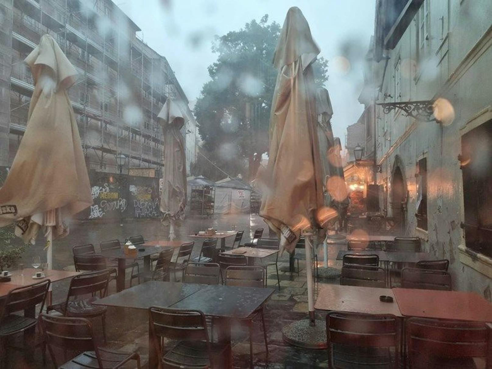 In Zagreb wütet seit Mittwoch ein heftiger Orkan.